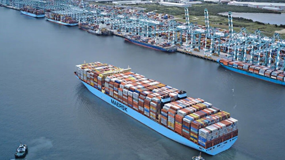 Ship on water carrying cargo containers.
