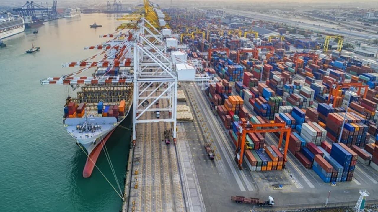 Ocean freight ship containers